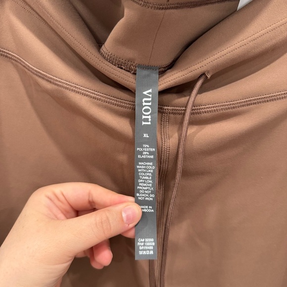 Vuori Daily Wideleg Pants in Clove XL - Picture 7 of 9